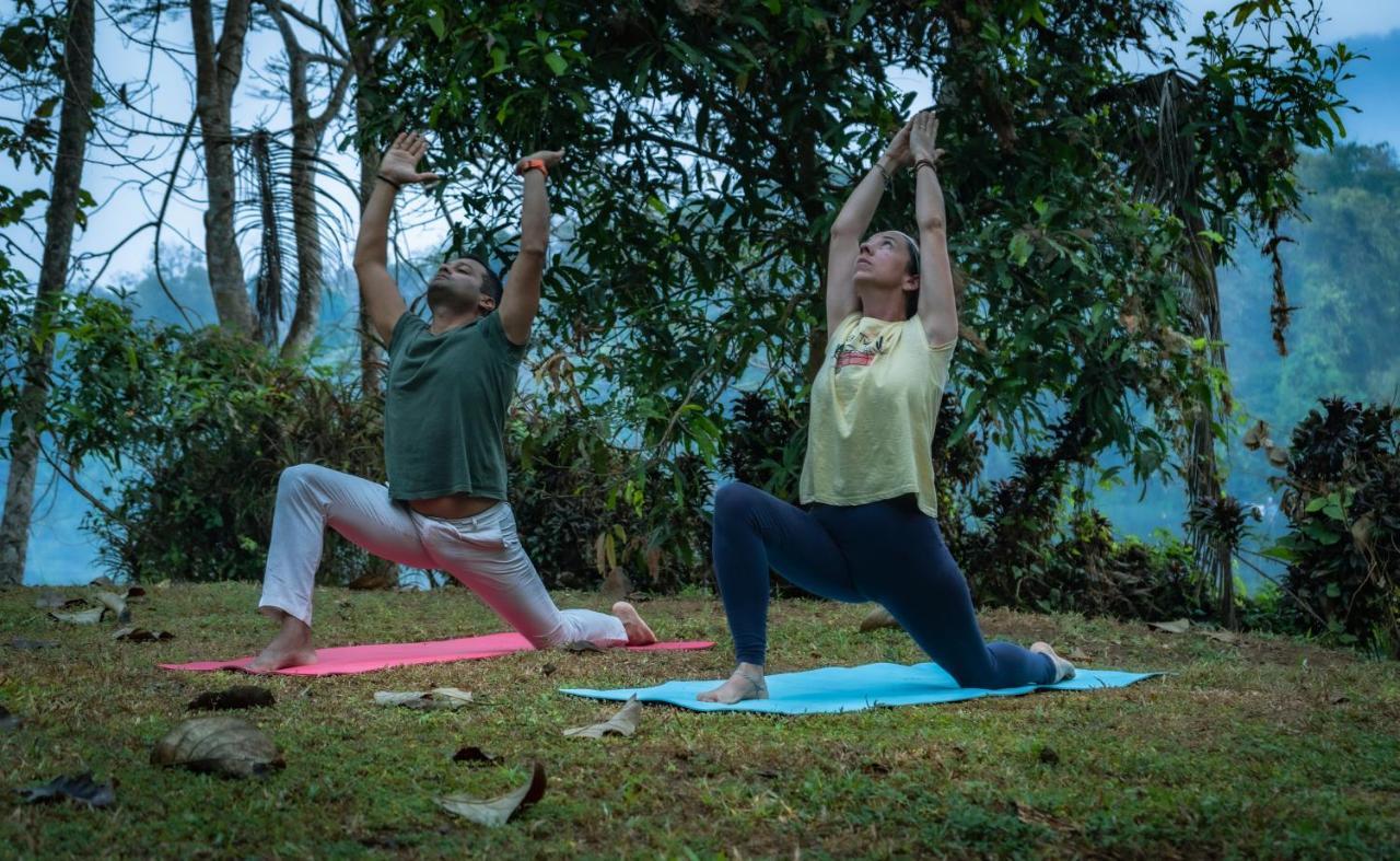 Amritara Riverside Camp Thattakād Eksteriør billede
